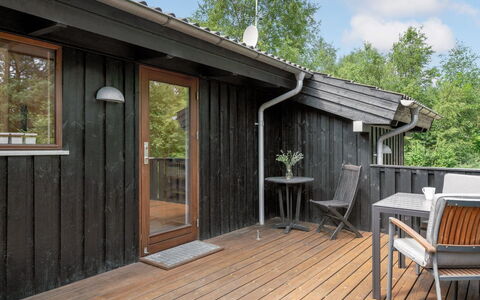 Mine - 300M from the Sea: Wood, Home, Porch, Deck, Hardwood, Roof, Wood Stain, Wood Flooring, Eco Hotel