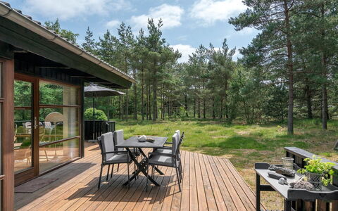 Mine - 300M from the Sea: Wood, Home, Porch, Deck, Hardwood, Roof, Wood Stain, Wood Flooring, Eco Hotel