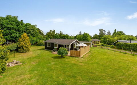 Silvana - 750M from the Sea
