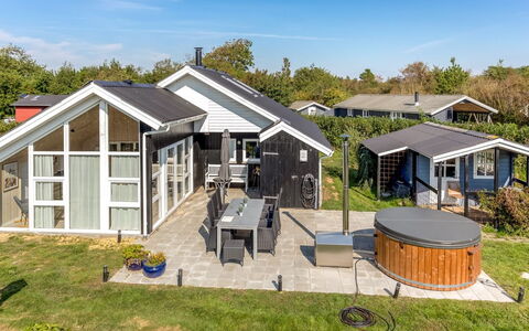 Gudmundine - 350M to the Fjord: House, Home, Roof, Residential Area, Cottage, Estate, Farmhouse, Lawn, Landscaping, Siding