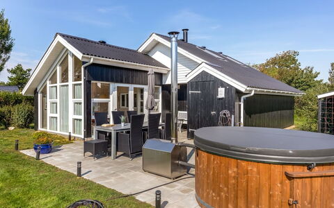 Gudmundine - 350M to the Fjord: House, Home, Roof, Residential Area, Cottage, Estate, Farmhouse, Lawn, Landscaping, Siding