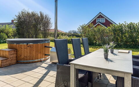 Gudmundine - 350M to the Fjord: House, Home, Roof, Residential Area, Cottage, Estate, Farmhouse, Lawn, Landscaping, Siding