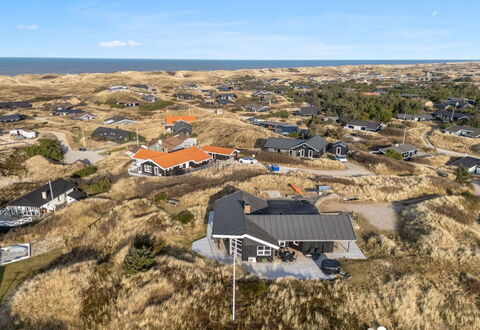 Tahnee - 450M from the Sea: 