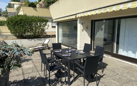 Terrassenwohnung am Kurpark: Plant, Furniture, Table, Property, Building, Window, Shade, Chair, Outdoor Table, Architecture