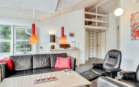 Nani - 900M from the Sea: Cottage, Shed, Hut, Farmhouse, Prairie, Shack, Barn, Log Cabin, Garden Buildings