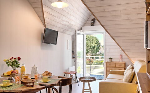 Petit Grain de Café: Furniture, Property, Table, Wood, Interior Design, Chair, Shade, Building, Floor, Tableware
