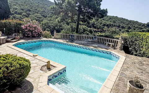 Maison de L'Hubac Bleu: Swimming Pool, Flagstone, Composite Material, Tile, Water Feature, Design, Resort, Cobblestone