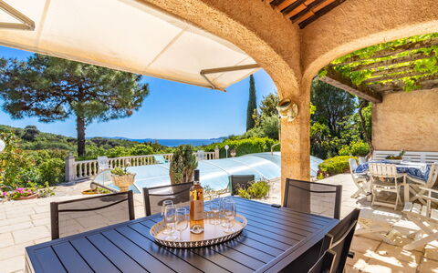 Maison de L'Hubac Bleu: Table, Furniture, Property, Plant, Chair, Azure, Shade, Water, Lighting, Interior Design