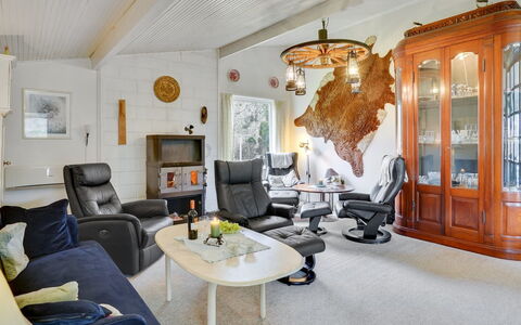 Simon - 225M from the Sea: Roof, House, Land Lot, Home, Cottage, Estate, Garden Buildings, Shade, Log Cabin, Landscaping