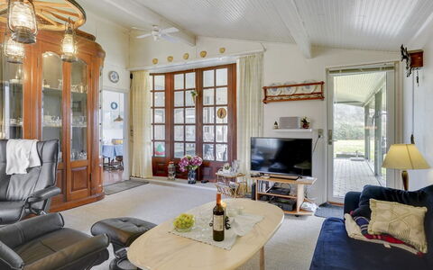 Simon - 225M from the Sea: Roof, House, Land Lot, Home, Cottage, Estate, Garden Buildings, Shade, Log Cabin, Landscaping
