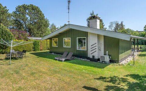 Simon - 225M from the Sea: Roof, House, Land Lot, Home, Cottage, Estate, Garden Buildings, Shade, Log Cabin, Landscaping