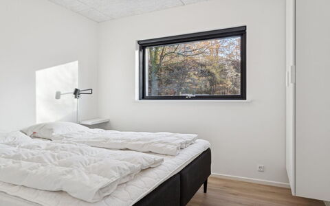 Malfred - 500M from the Sea: Wood, Ceiling, Interior Design, Bedroom, Room, Bed, Bedding, Apartment, Bed Frame, Bed Sheet