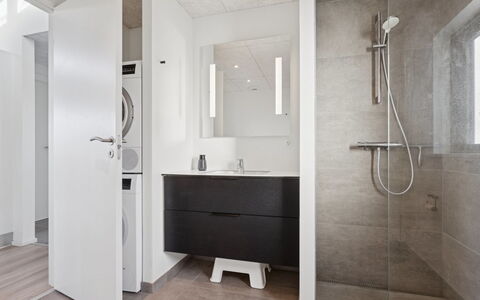 Malfred - 500M from the Sea: Flooring, Floor, Interior Design, Plumbing Fixture, Bathroom, Bathroom Sink, Sink, Ceiling, Bathroom Cabinet, Tap