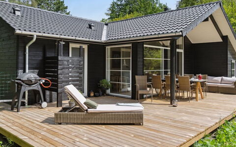 Jonnhild - 450M from the Sea: Home, Cottage, Siding, Hardwood, Shade, Plank, Design, Estate, Porch, Deck