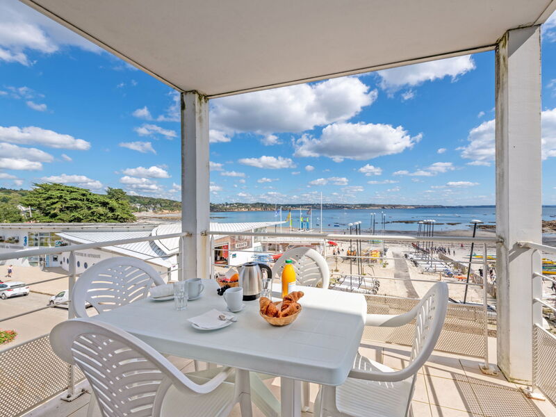 Accommodation:&nbsp;Domaine de Bertheaume 110.4