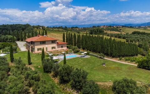 Vinci 956: Cloud, Sky, Plant, Tree, Window, Natural Landscape, Building, Land Lot, Grass, Landscape