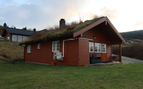 Hagehytta: Cloud, Building, Sky, Property, Plant, Car, Urban Design, Condominium, House, Tree