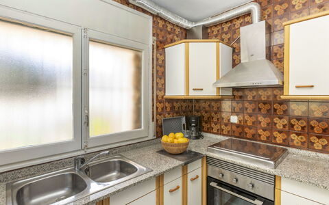 Villa Pedro: Wood, Interior Design, Kitchen, Countertop, Flooring, Major Appliance, Plumbing Fixture, Floor, Sink, Ceiling