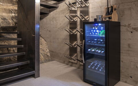 Kaunerberg 105: Wood, Gas, Home Appliance, Machine, Major Appliance, Glass, Flooring, Building, Metal