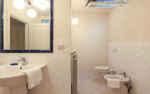 Villa Glicine: Mirror, Sink, Plumbing Fixture, Property, Tap, Bathroom Sink, White, Bathroom, Blue, Interior Design