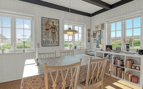 Christin - 275M from the Sea: Interior Design, Wood, Flooring, Ceiling, Furniture, Floor, Wood Flooring, Home, Dining Room, Kitchen & Dining Room Table