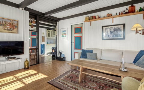 Christin - 275M from the Sea: Flooring, Interior Design, Wood, Furniture, Floor, Ceiling, Wood Flooring, Room, Couch, Living Room