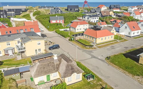 Christin - 275M from the Sea: Car, Hatchback, Family Car