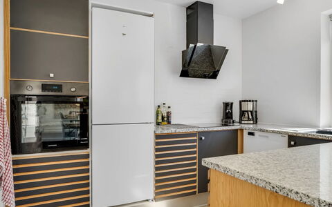 Springimile - 300M from the Sea: Kitchen Appliance, Kitchen, Major Appliance, Flooring, Countertop, Home Appliance, Interior Design, Wood, Cabinetry, Furniture
