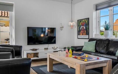 Springimile - 300M from the Sea: Furniture, Interior Design, Couch, Flooring, Living Room, Ceiling, Room, Picture Frame, Floor, Television