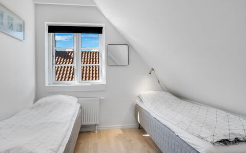 Springimile - 300M from the Sea: Wood, Bedroom, Bed, Floor, Bedding, Bed Frame, Bed Sheet, Apartment, Linens
