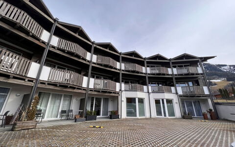 Rehkitz: Sky, Cloud, Building, Urban Design, Leisure, Facade, City