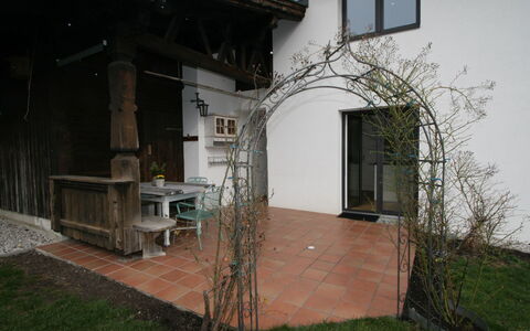 Lisa: Property, Window, Plant, Building, House, Table, Door, Wood, Porch, Grass