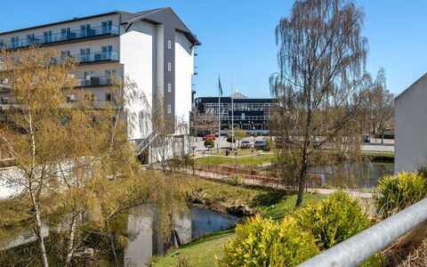 Pekka - 50M from the Sea: Daytime, Building, Residential Area, Apartment, Urban Design, Human Settlement, Condominium, Headquarters, Corporate Headquarters