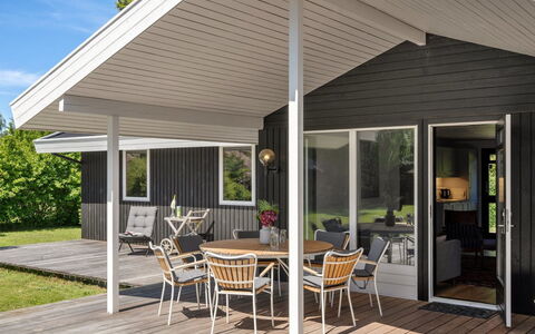 Ingelis - 1.2Km from the Sea: Flooring, Floor, Ceiling, Interior Design, Countertop, Kitchen, Cabinetry, Room, Major Appliance, Light Fixture