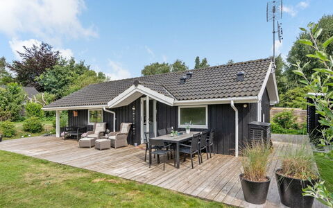 Franca - 500M from the Sea: Wood, Roof, Architecture, Home, House, Cottage, Siding, Hardwood, Slope, Estate