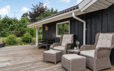 Franca - 500M from the Sea: Wood, Roof, Architecture, Home, House, Cottage, Siding, Hardwood, Slope, Estate