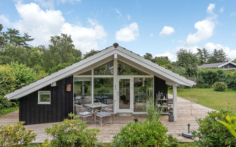 Franca - 500M from the Sea: Wood, Roof, Architecture, Home, House, Cottage, Siding, Hardwood, Slope, Estate