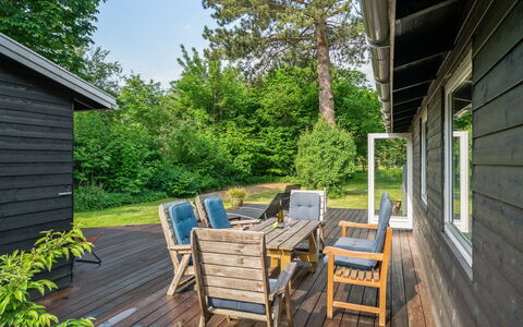 Lucie - 1.5Km from the Sea: Wood, Shrub, Cottage, Siding, Home, Porch, Hardwood, Plank, Land Lot, Groundcover