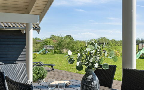 Vara - 800M from the Sea: Apartment, Shade, Balcony, Chair, Fence, Outdoor Furniture, Aluminium, Artificial Turf