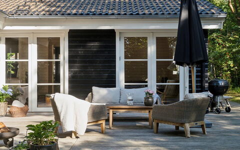 Anar - 900M from the Sea: Apartment, Shade, Balcony, Chair, Fence, Outdoor Furniture, Aluminium, Artificial Turf