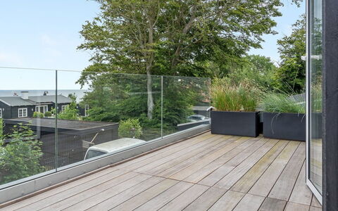 Ebke - 70M from the Sea: Wood, Wood Flooring, Deck, Composite Material, Porch, Balcony, Handrail, Hardwood, Plank, Wood Stain