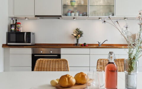 Galia - 2Km from the Sea: Kitchen, Countertop, Furniture, Interior Design, Cabinetry, Kitchen Appliance, Flooring, Wood, Light Fixture, Home Appliance