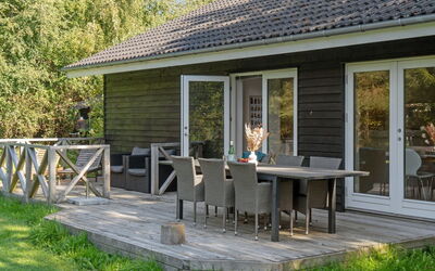Pietari - 1.2Km from the Sea