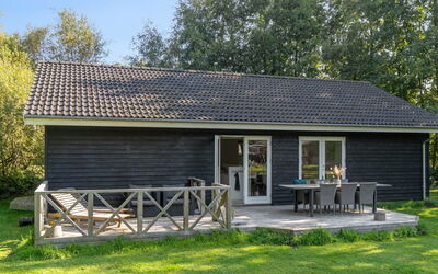 Pietari - 1.2Km from the Sea