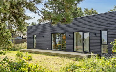 Gjorgje - 100M from the Sea