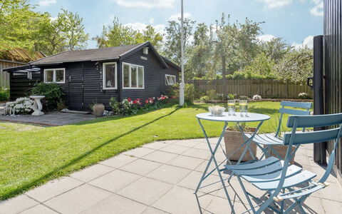 Eeli - 150M from the Sea: Shrub, House, Home, Garden, Groundcover, Cottage, Siding, Lawn, Yard, Backyard
