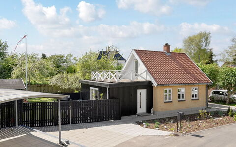 Eeli - 150M from the Sea: Building, House, Roof, Residential Area, Home, Cottage, Siding, Suburb, Fence, Slope