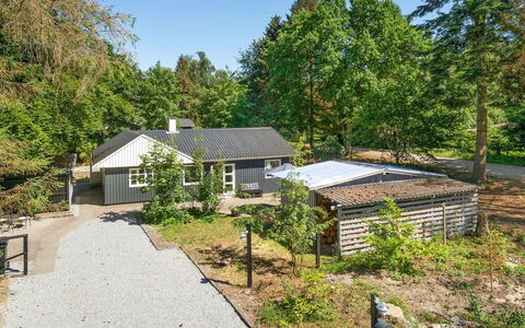 Tannie - 300M from the Sea: Residential Area, Roof, Suburb, Driveway, Estate, Chimney
