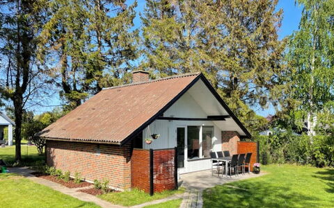 Skalk - 300M from the Sea: Residential Area, Roof, Suburb, Driveway, Estate, Chimney