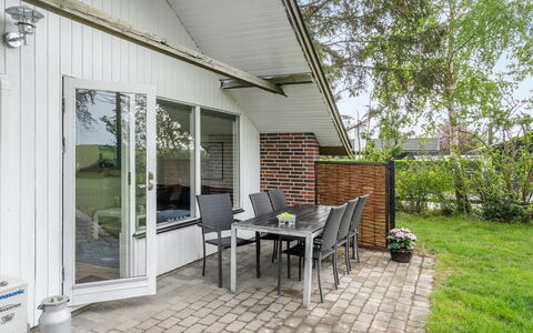 Skalk - 300M from the Sea: Residential Area, Roof, Suburb, Driveway, Estate, Chimney